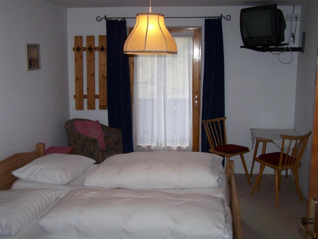 ניוסטיפט אים סטובאיטל Pension Holzknechthof Am See חדר תמונה